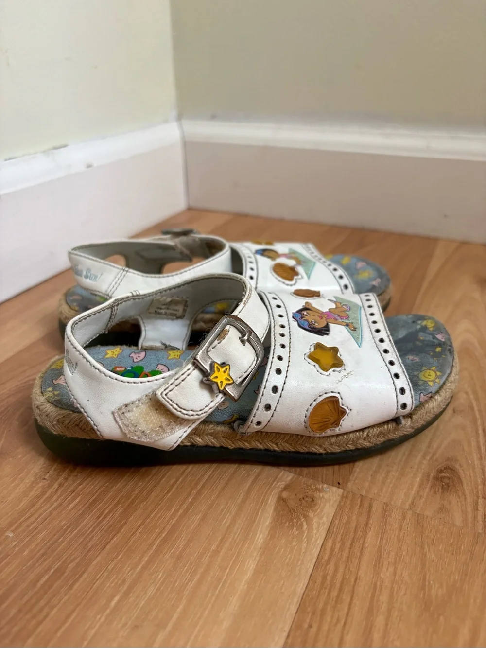 Vintage 2004 Y2K Dora The Exporer Girls Sandals Shoes Toddler 10